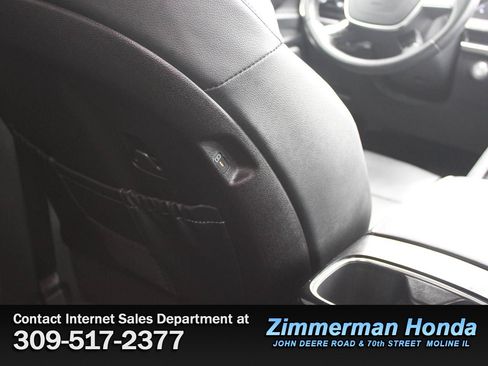 Used 2024 Kia Telluride EX w/ EX Captain's Chair Package AWD/4WD image 10