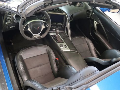 Used 2016 Chevrolet Corvette Z06 w/ 3LZ Preferred Equipment Group RWD image 9