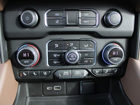 Used 2023 Chevrolet Tahoe High Country image 29