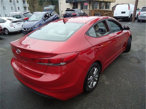 Used 2017 Hyundai Elantra SE image 6