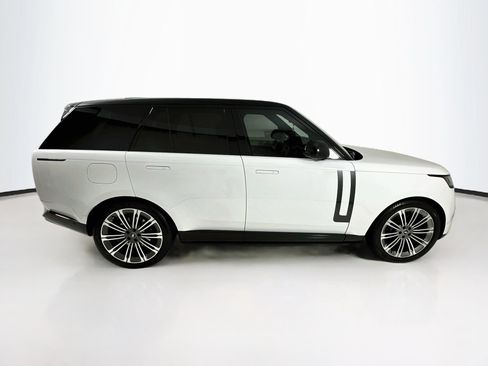 Used 2024 Land Rover Range Rover SE AWD/4WD image 9