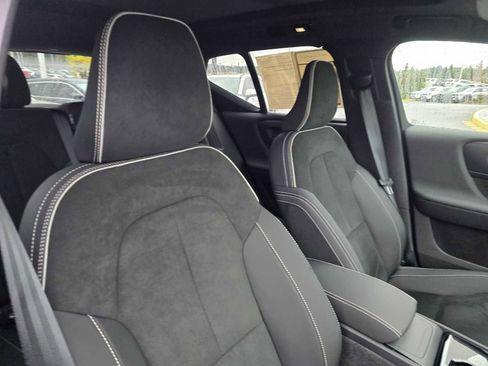 Used 2023 Volvo XC40 Recharge Ultimate w/ Protection Package Premier image 13