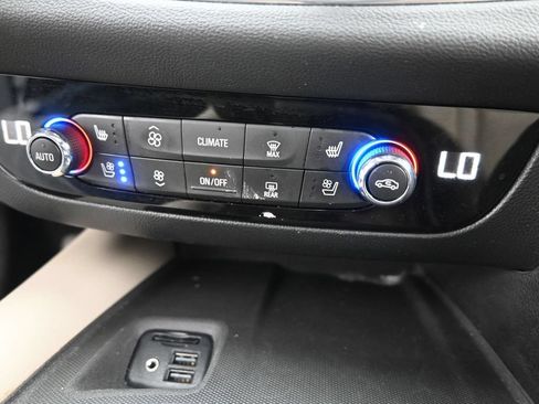 Used 2021 Buick Enclave Premium w/ Sun and Sites Package AWD/4WD image 21