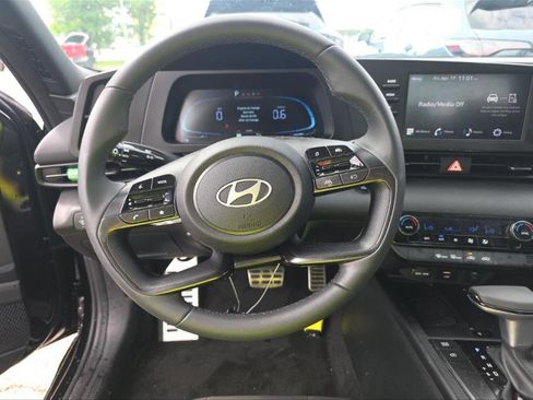 Used 2026 Hyundai Elantra Sport FWD image 4