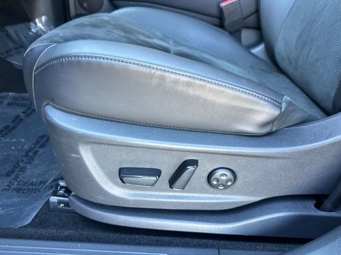 Used 2023 Nissan Ariya FWD image 14