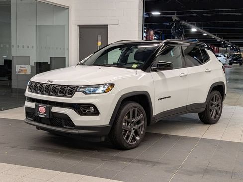 Used 2026 Jeep Compass Limited AWD/4WD image 10
