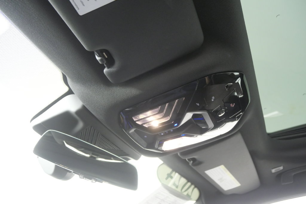 Used 2024 BMW i5 eDrive40i w/ Premium Package RWD image 22