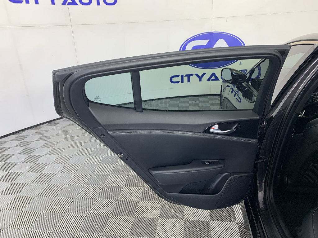 Used 2022 Kia Stinger GT-Line RWD image 28