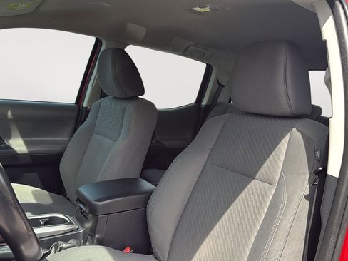 Used 2021 Toyota Tacoma SR5 AWD/4WD image 25