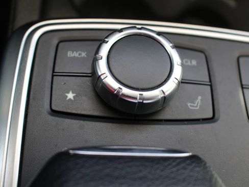 Used 2015 Mercedes-Benz GL 550 4MATIC image 37