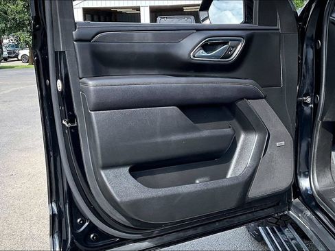 Used 2024 GMC Yukon AT4 w/ AT4 Premium Package AWD/4WD image 22