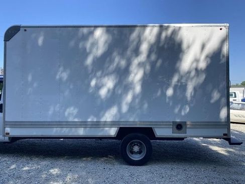 Used 2020 Chevrolet Express 3500 Extended w/ Driver Convenience Package RWD image 9
