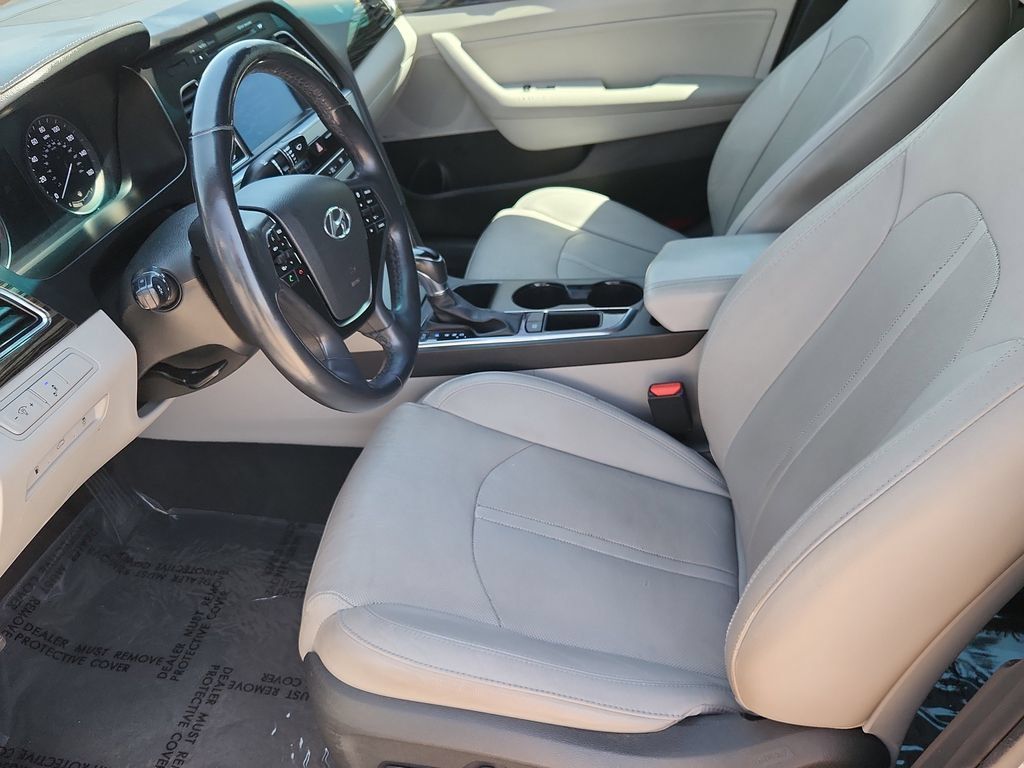 Used 2016 Hyundai Sonata Limited w/ Option Group 04 FWD image 7