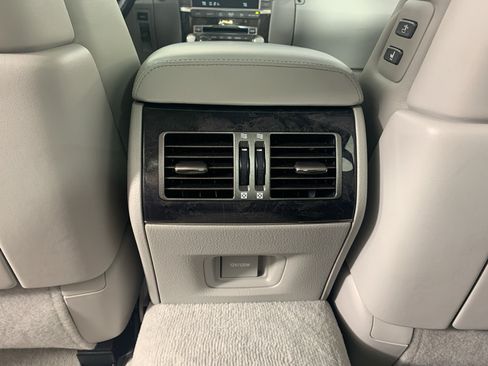 Used 2010 Lexus LS 460 L RWD image 33