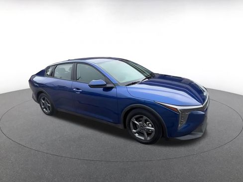 Used 2025 Kia K4 LXS image 2