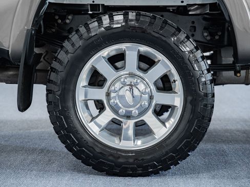 Used 2022 Ford F350 Lariat w/ Chrome Package image 19