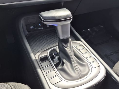 Used 2025 Hyundai Kona SEL FWD image 16