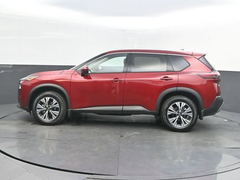 Used 2021 Nissan Rogue SV w/ Premium Package image 2
