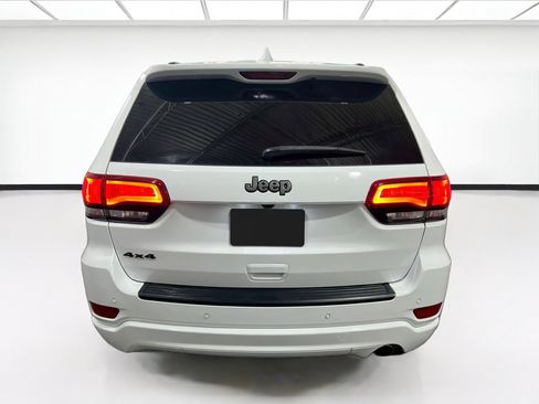 Used 2020 Jeep Grand Cherokee Altitude AWD/4WD image 5