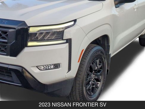 Used 2023 Nissan Frontier SV w/ Midnight Edition Package RWD image 10