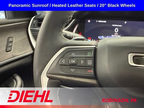 Used 2023 Jeep Grand Cherokee Limited w/ Black Appearance Package AWD/4WD image 27