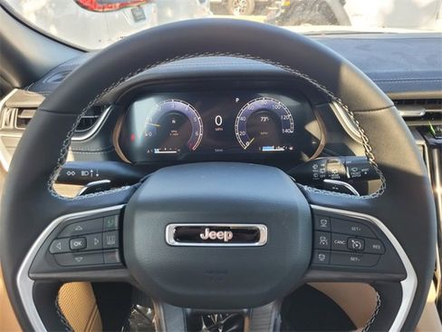 New 2025 Jeep Grand Cherokee Limited image 31