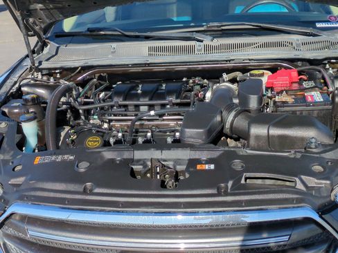 Used 2018 Ford Taurus Limited image 34