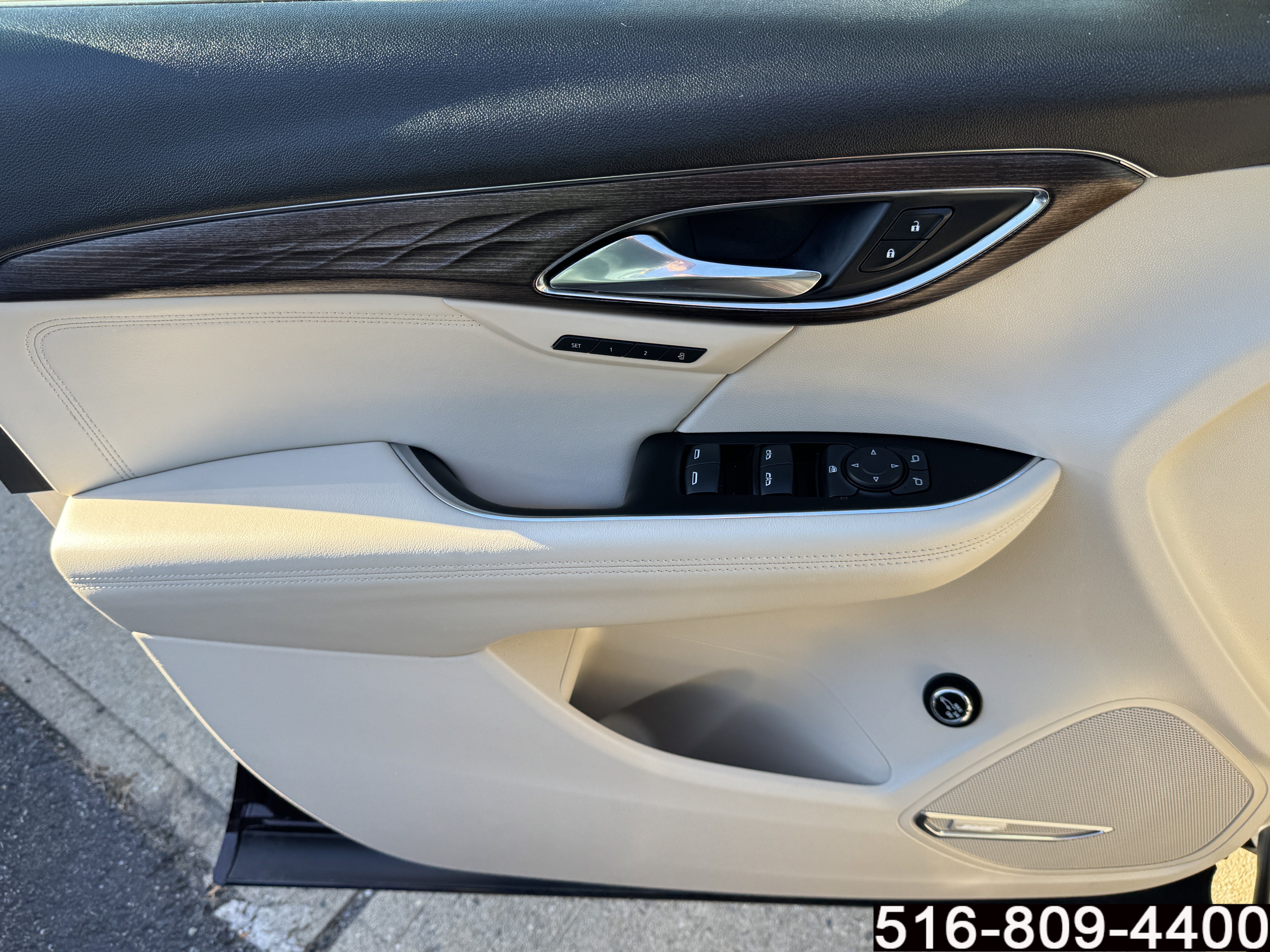 Used 2023 Buick Envision Avenir AWD/4WD image 27