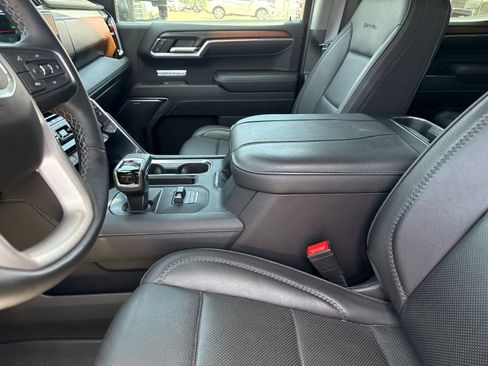 Used 2024 GMC Sierra 1500 Denali w/ Denali Reserve Package AWD/4WD image 16