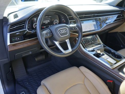 Used 2019 Audi Q8 Prestige w/ Luxury Package image 18
