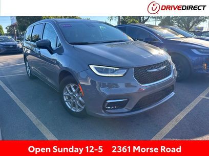Used 2023 Chrysler Pacifica Touring-L
