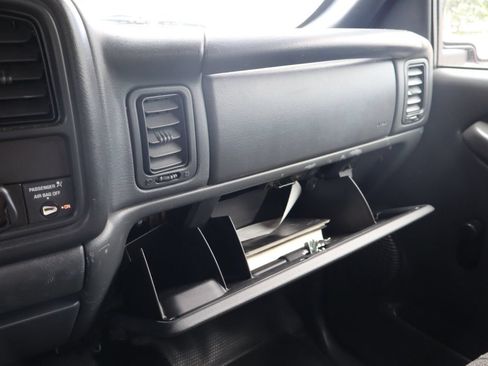 Used 2002 Chevrolet Silverado 1500 4x4 Extended Cab w/ Heavy Duty Suspension Pkg image 30