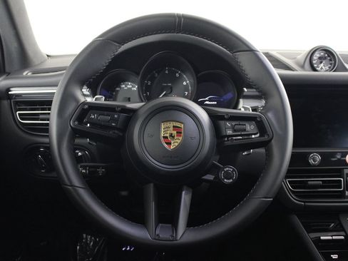 Certified 2026 Porsche Macan AWD/4WD image 12