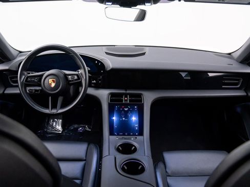 Used 2023 Porsche Taycan image 11