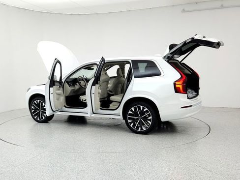 New 2026 Volvo XC90 B6 Ultra image 12