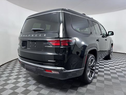 Used 2022 Jeep Wagoneer Series III w/ Premium Group I AWD/4WD image 23