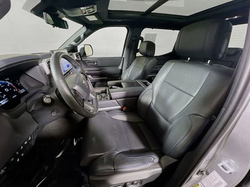 Used 2023 Toyota Tundra Platinum AWD/4WD image 19