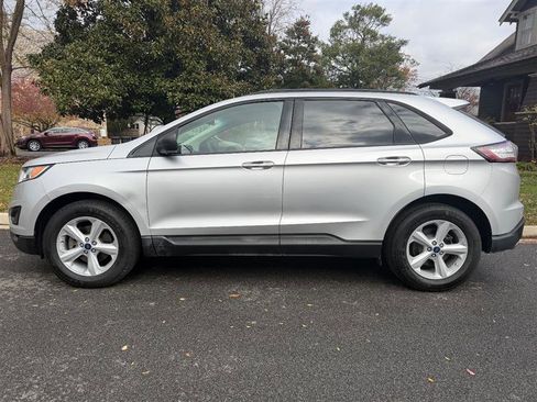 Used 2017 Ford Edge SE image 10