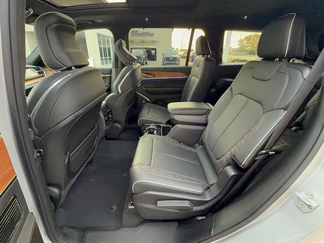Used 2023 Jeep Grand Cherokee L Summit AWD/4WD image 26