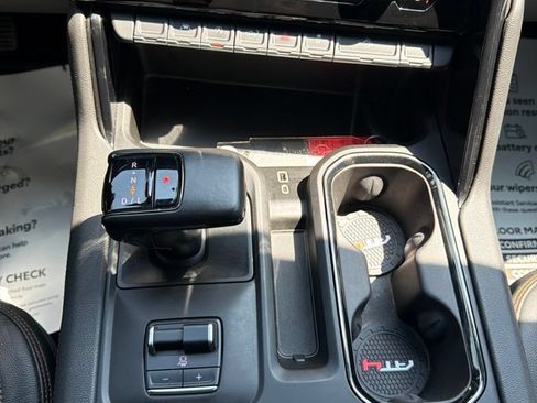Used 2022 GMC Sierra 1500 AT4 w/ AT4 Preferred Package AWD/4WD image 32