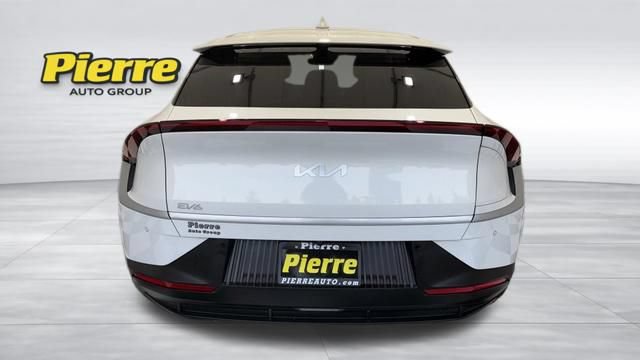 Used 2023 Kia EV6 Light RWD image 2