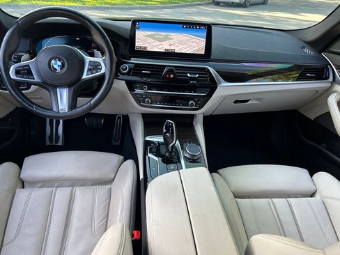 Used 2022 BMW 540i w/ M Sport Package RWD image 10