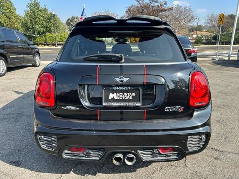 Used 2018 MINI Cooper S FWD image 3
