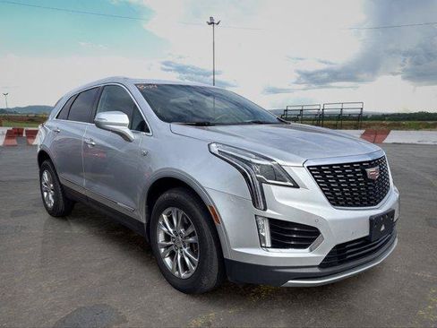 Used 2020 Cadillac XT5 Premium Luxury AWD/4WD image 2