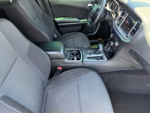 Used 2019 Dodge Charger SXT RWD image 11