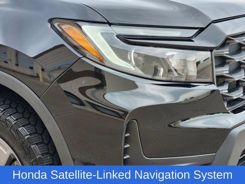Used 2025 Honda Ridgeline TrailSport image 5