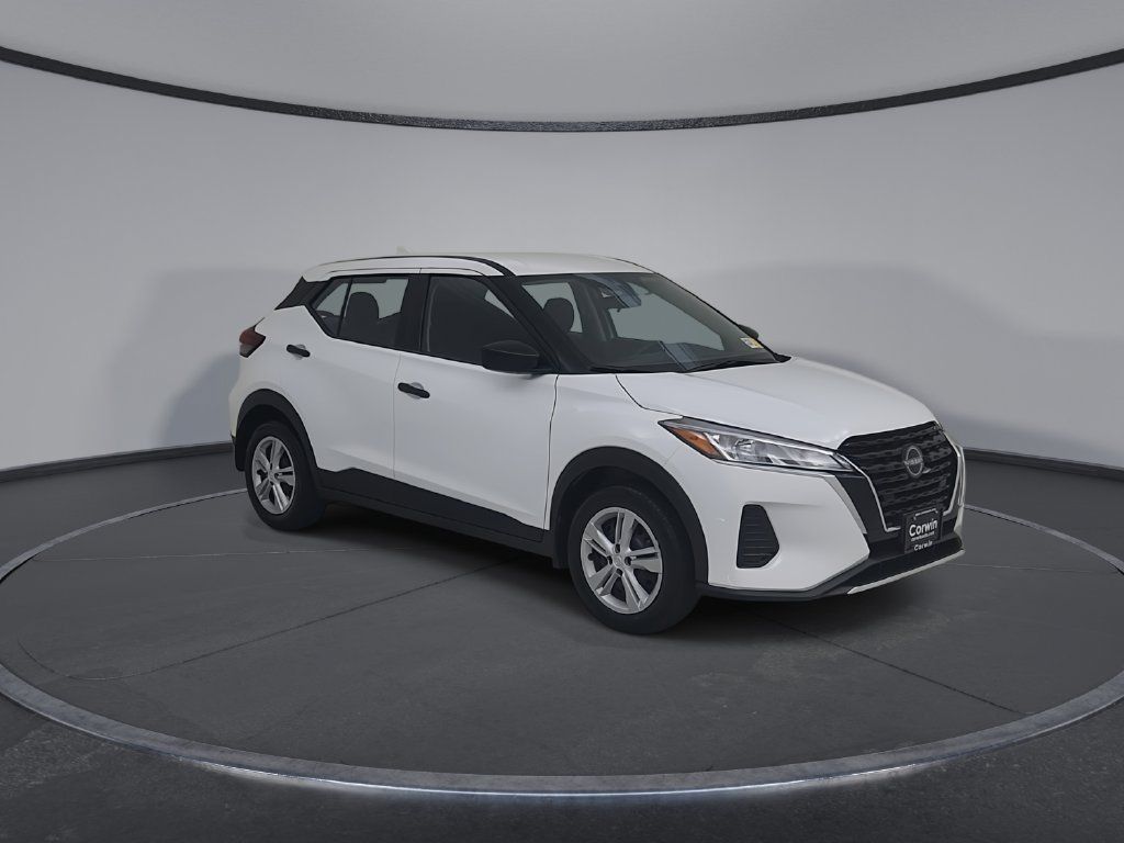 Used 2025 Nissan Kicks Play S FWD image 5