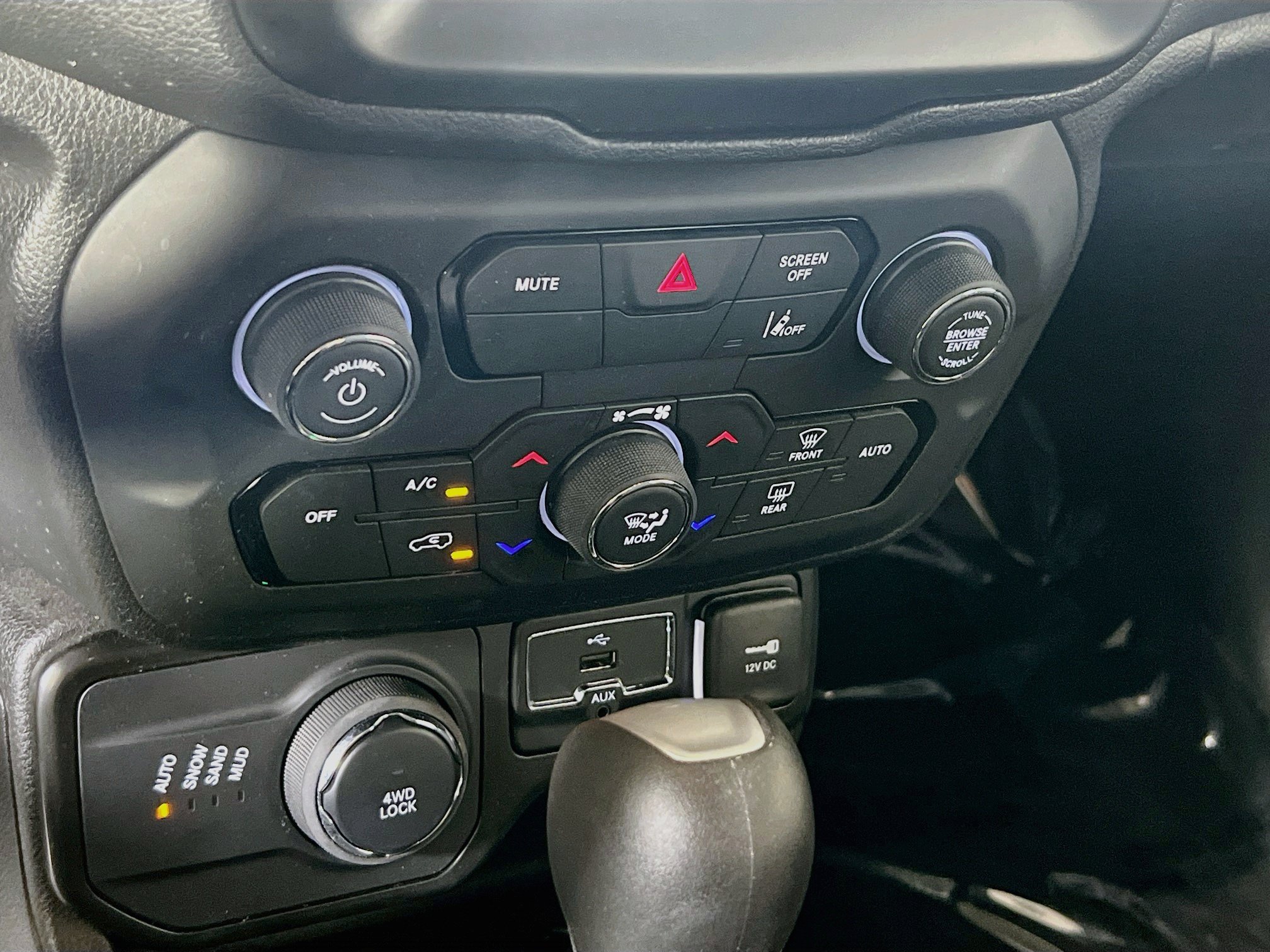 Used 2023 Jeep Renegade Altitude w/ Convenience Group I AWD/4WD image 16