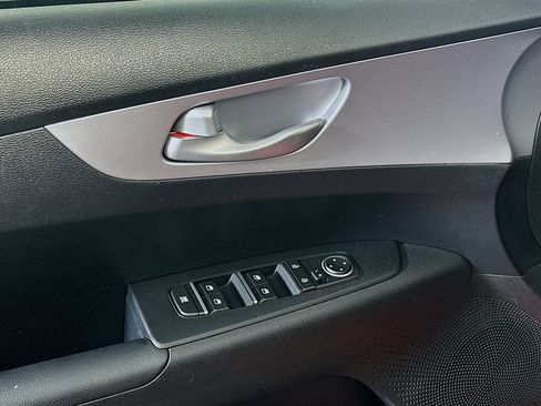 Used 2024 Kia Forte LXS image 15