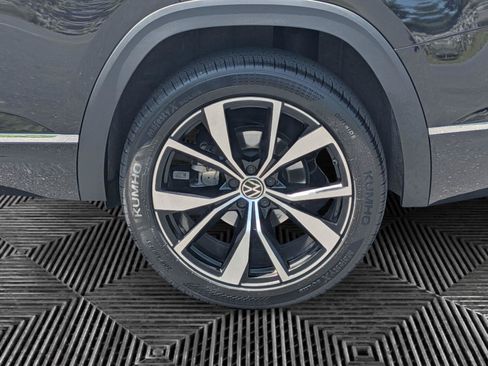 Used 2024 Volkswagen Atlas SEL Premium R-Line AWD/4WD image 9